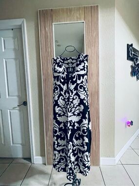 Alex & Lili Black & White Sleeveless Printed Maxi Dress with side slits.